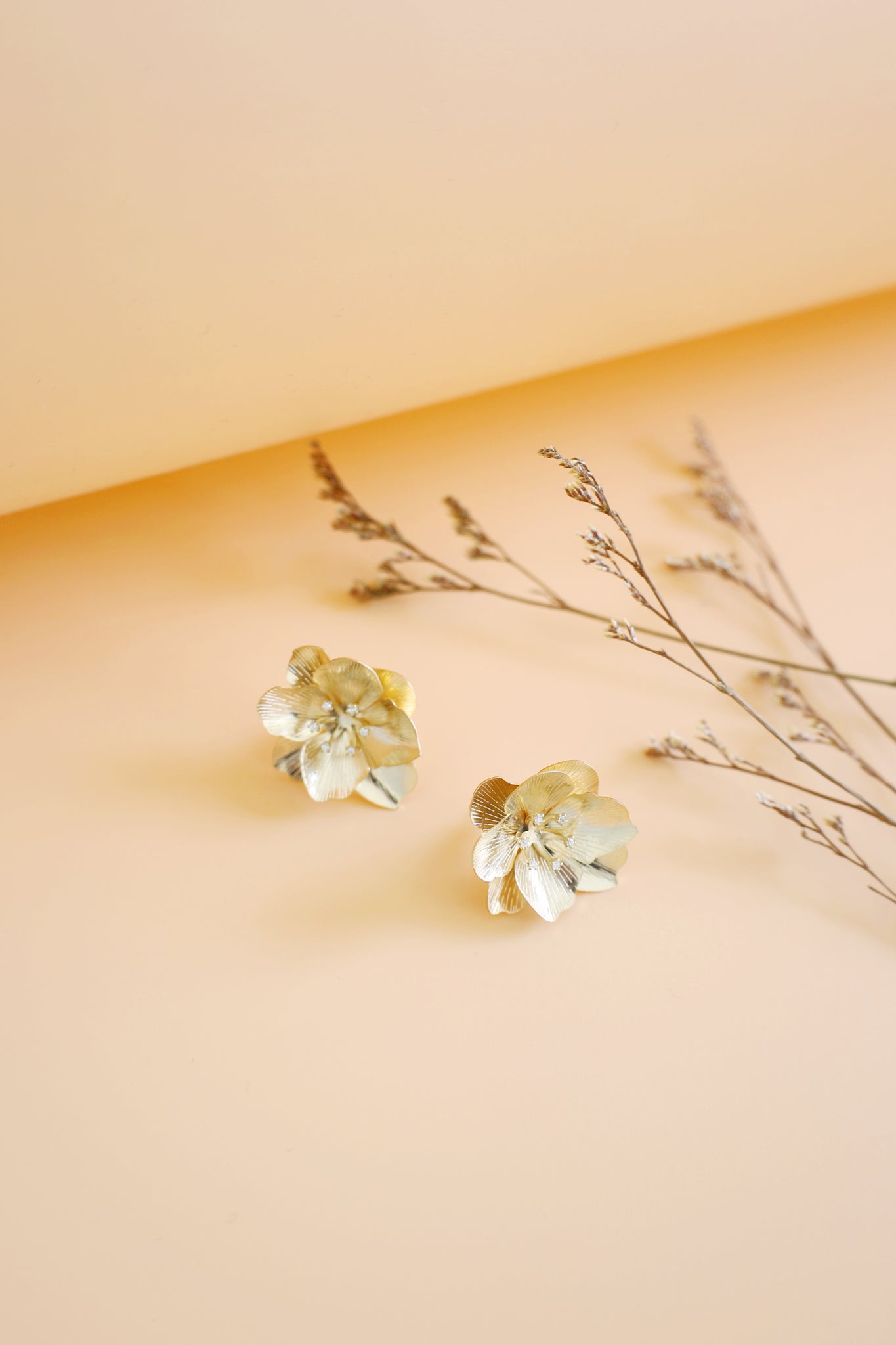Simone Rocha bead-embellished Flower Earrings - Farfetch