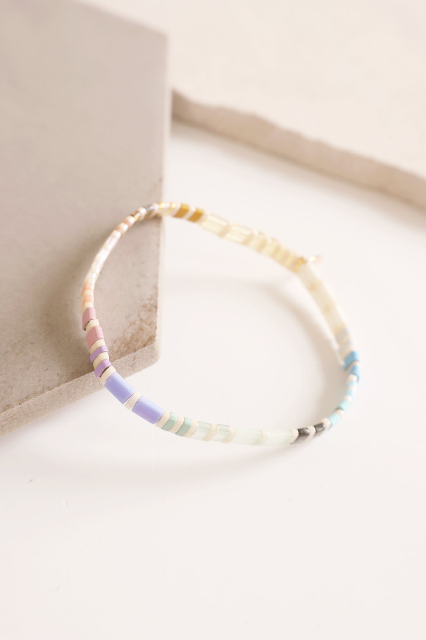Beaded Chicklet Bracelet Taupe – Serefina