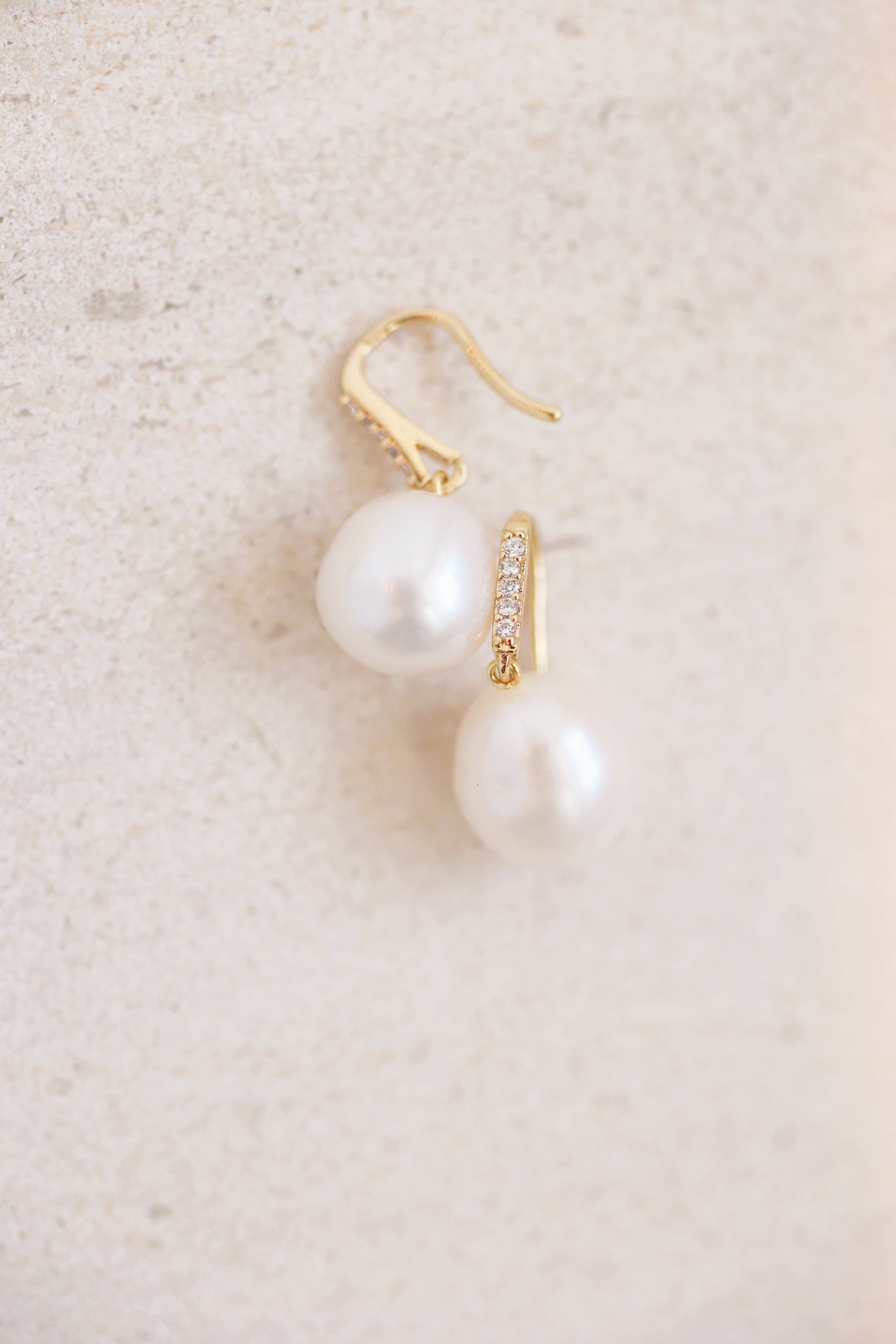 Elouise Pearl Earrings - Gold
