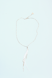 Glistening Long Feather Delicate Necklace - Gold/White